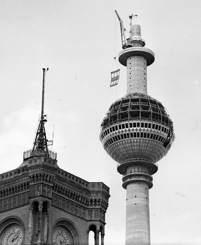 er-ffnung-des-berliner-fernsehturms-die-dna-des-ostens
